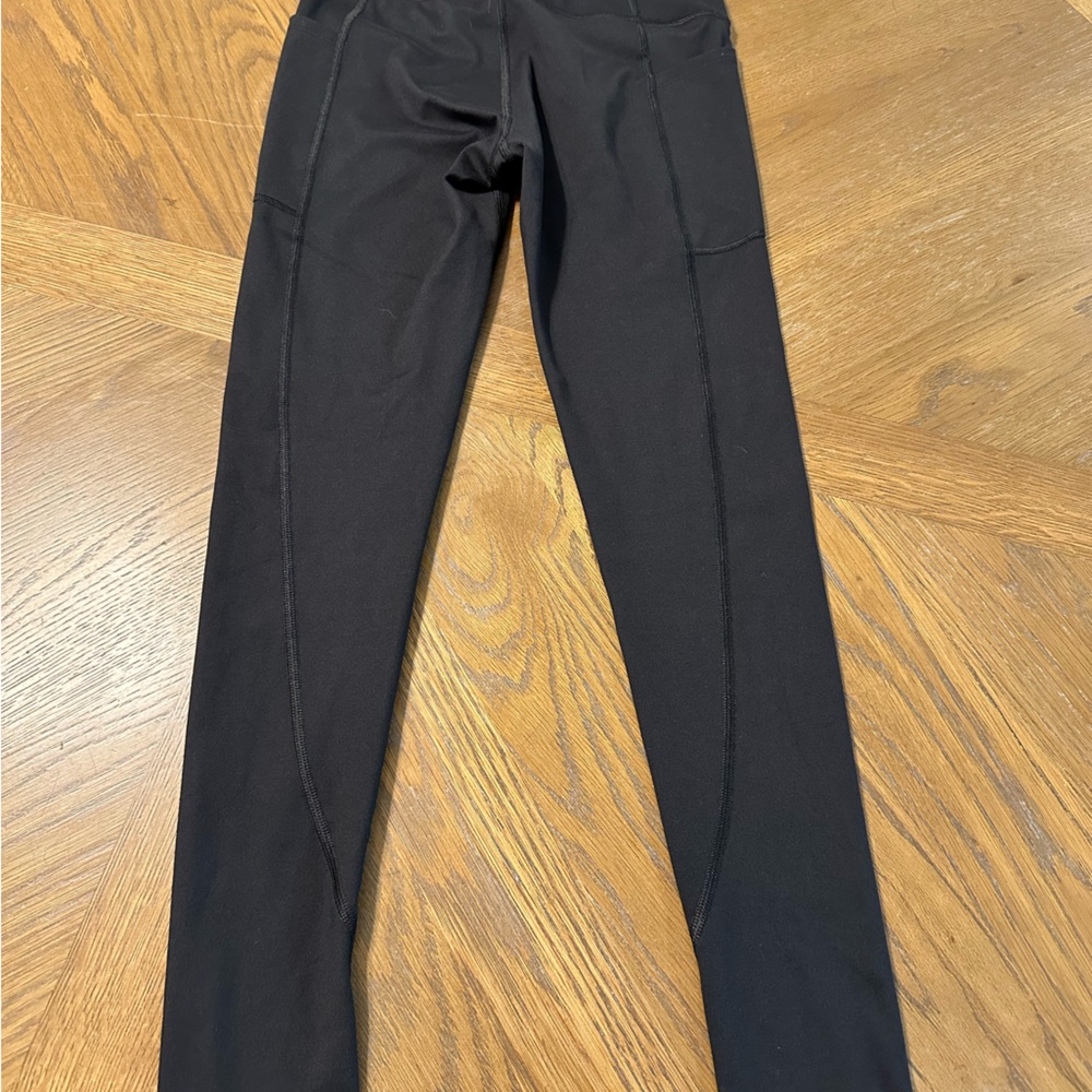 Victoria’s Secret women’s leggings in black - Picture 2 of 3